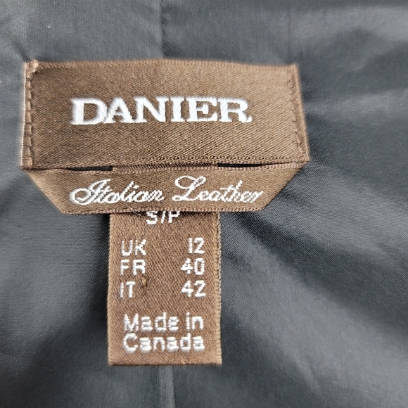NEW Danier Peak Lapel Blazer Zippered Cuff Italian Leather Trim Size Small - Picture 4 of 11